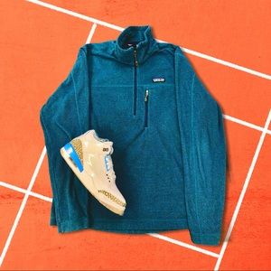 Blue fleece Patagonia sweater